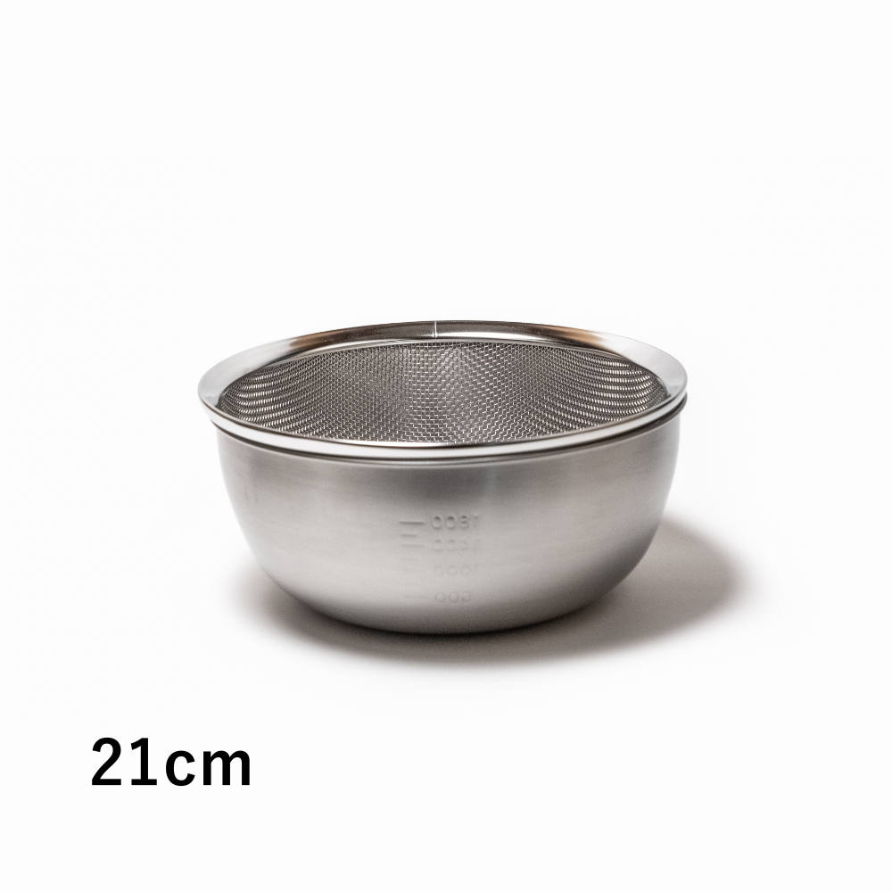 A deep bowl and a colander that won't let rice fall through