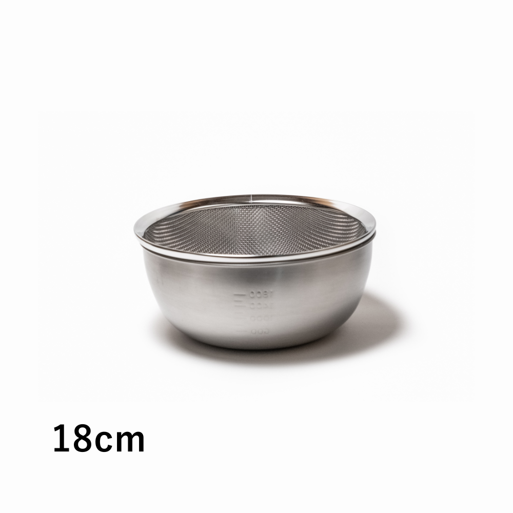 A deep bowl and a colander that won't let rice fall through